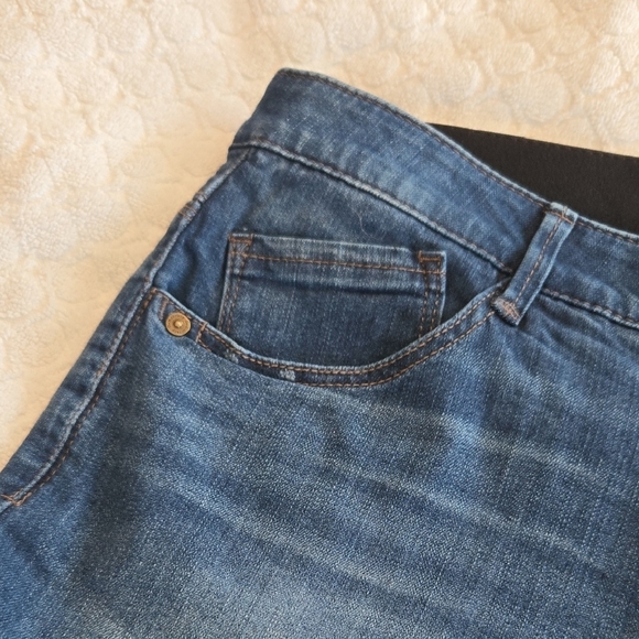 Classic Indigo Straight-Leg Jeans - Picture 3 of 13